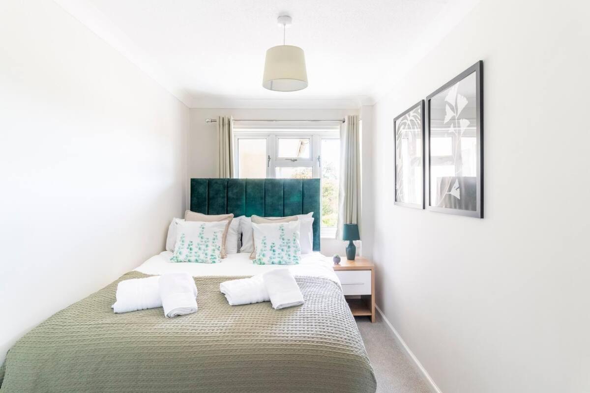 Wow! Seaview Beach Apartment Sleeps 6-Free Parking Μπόρνμουθ Εξωτερικό φωτογραφία